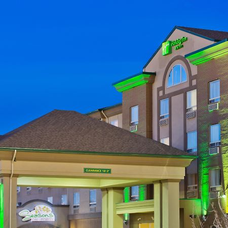 Holiday Inn & Suites Grande Prairie, An Ihg Hotel Exterior foto